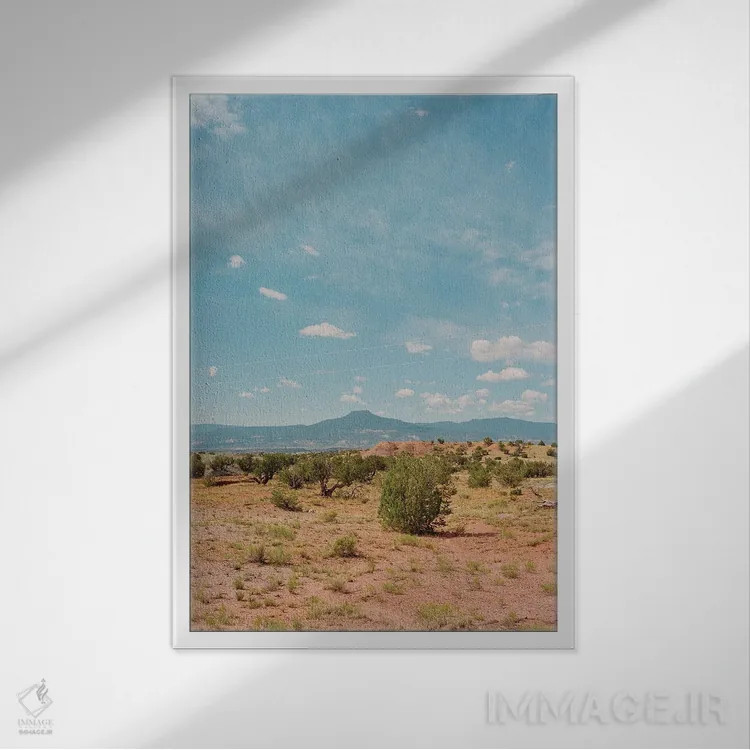 تابلو مزرعه اشباح ۳ اثر بثانی یانگ - نمای قابدار سفید