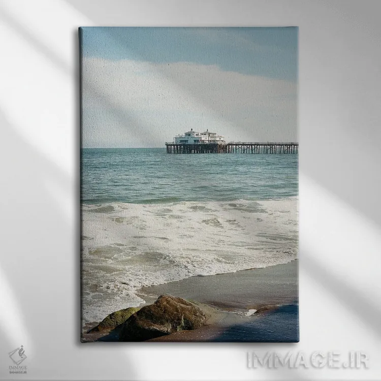 تابلو اسکلهٔ مالیبو شماره پنج اثر بثانی یانگ - نمای روبهرو روی دیوار