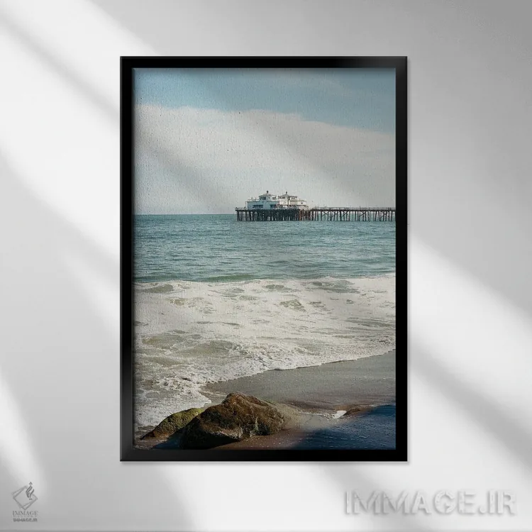 تابلو اسکلهٔ مالیبو شماره پنج اثر بثانی یانگ - نمای قابدار مشکی