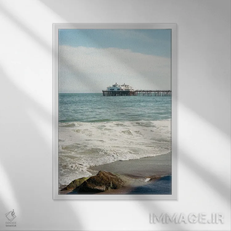 تابلو اسکلهٔ مالیبو شماره پنج اثر بثانی یانگ - نمای قابدار سفید