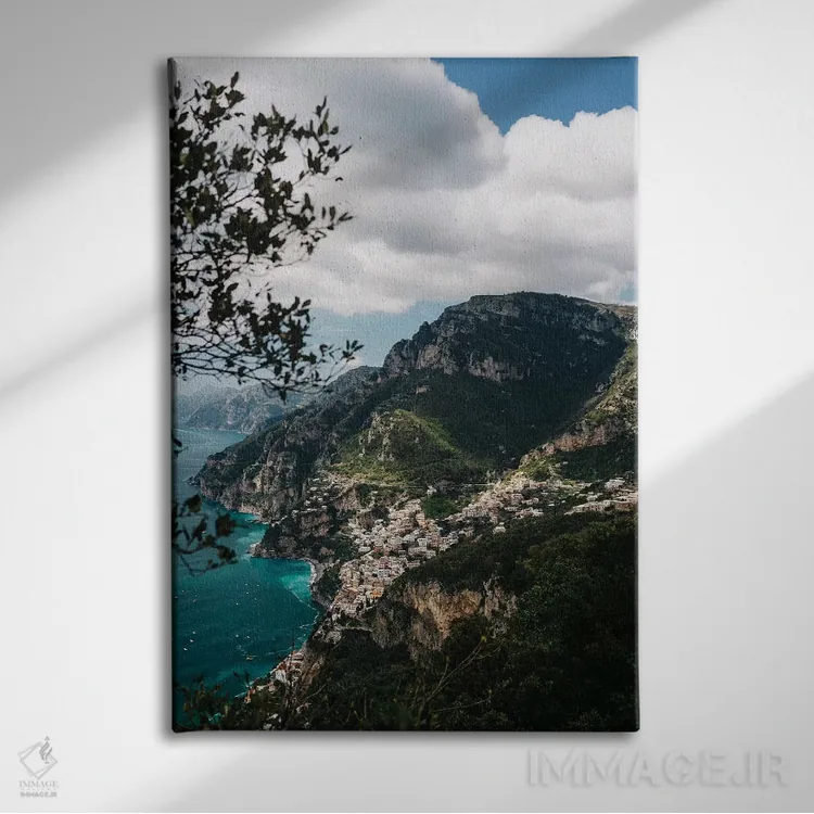 تابلو پوزیتانو (ایتالیا) اثر بثانی یانگ - نمای روبهرو روی دیوار