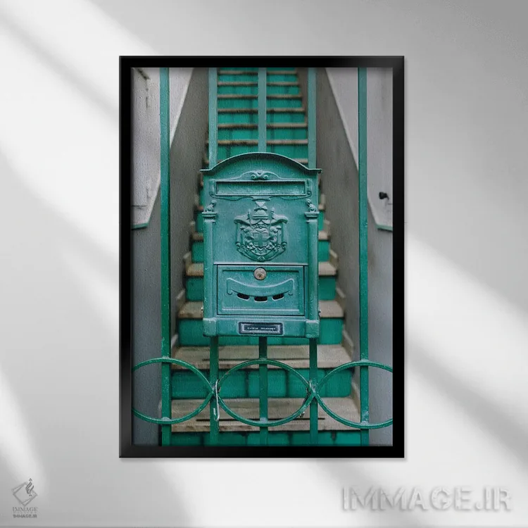 تابلو پوزیتانو هفت اثر بثانی یانگ - نمای قابدار مشکی