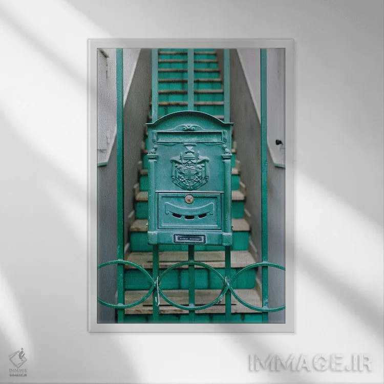 تابلو پوزیتانو هفت اثر بثانی یانگ - نمای قابدار سفید