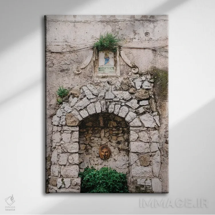 تابلو پوزیتانوی بارانی هشت اثر بثانی یانگ - نمای روبهرو روی دیوار