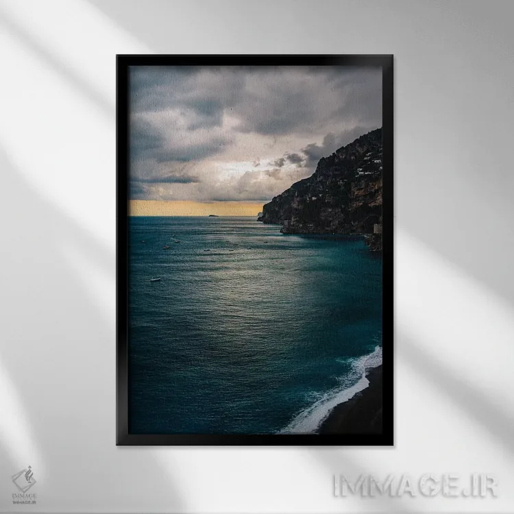 تابلو پوزیتانوی طوفانی هفت اثر بثانی یانگ - نمای قابدار مشکی