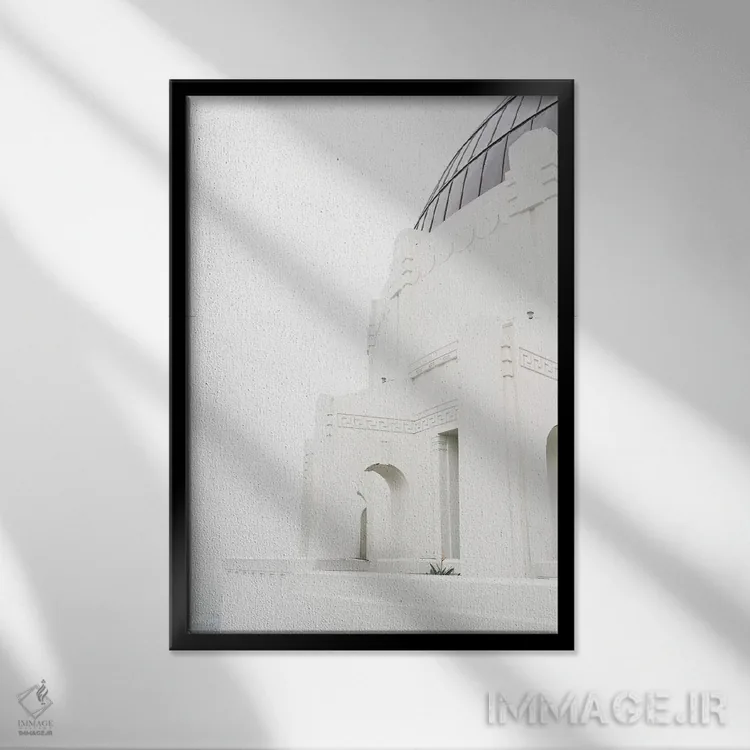 تابلو رصدخانهٔ گریفیت اثر بثانی یانگ - نمای قابدار مشکی