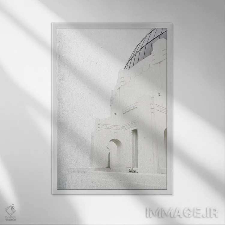 تابلو رصدخانهٔ گریفیت اثر بثانی یانگ - نمای قابدار سفید