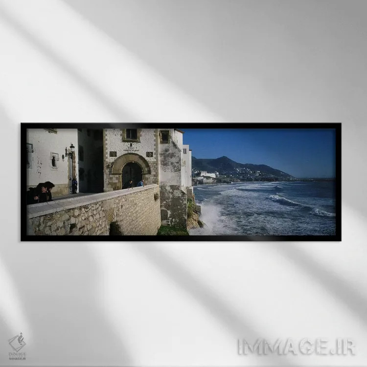تابلو Sitges, Spain,گردشگران در کلیسای کنار دریا، سیتخس، اسپانیا اثر پانورامیک ایمجز (استودیو عکاسی عریض) - نمای قابدار مشکی