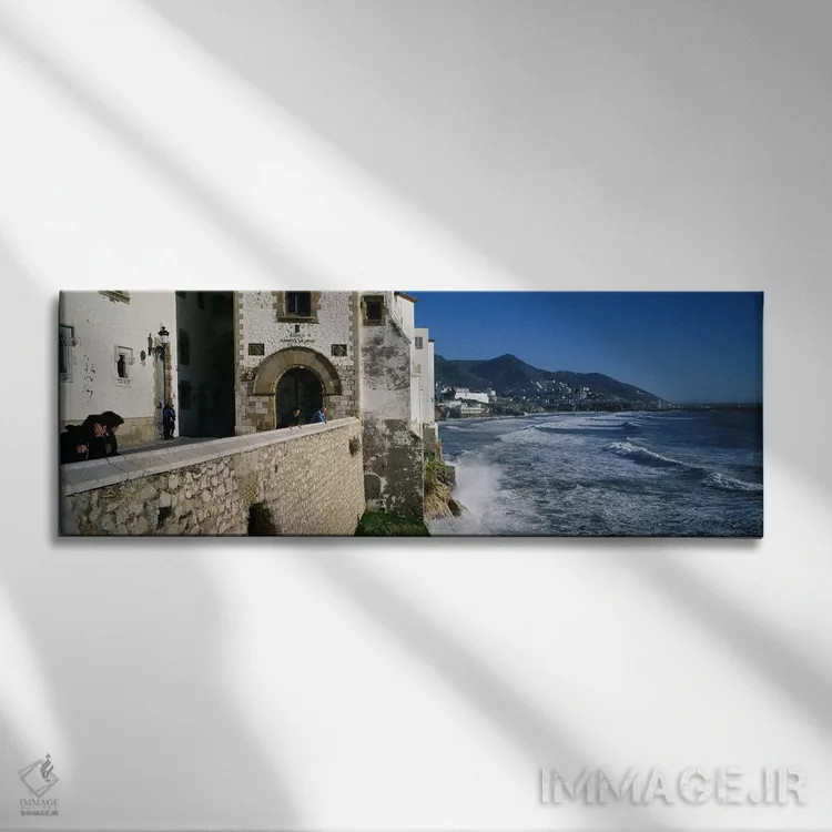 تابلو Sitges, Spain,گردشگران در کلیسای کنار دریا، سیتخس، اسپانیا اثر پانورامیک ایمجز (استودیو عکاسی عریض) - نمای روبهرو روی دیوار