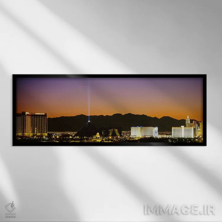 تابلو Las Vegas, Nevada, USA,ساختمانهای روشن در شب، لاس وگاس، نوادا، ایالات متحده اثر پانورامیک ایمجز (استودیو عکاسی عریض) - نمای قابدار مشکی