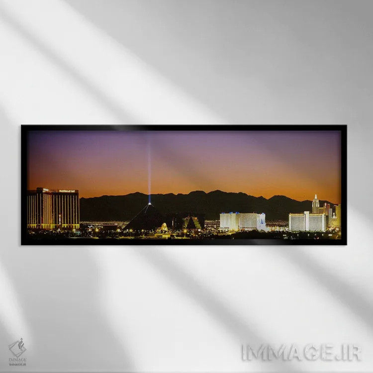 تابلو Las Vegas, Nevada, USA,ساختمانهای روشن در شب، لاس وگاس، نوادا، ایالات متحده اثر پانورامیک ایمجز (استودیو عکاسی عریض) - نمای قابدار مشکی