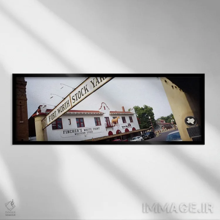 تابلو Fort Worth, Texas, USA,نمای زاویه پایین از تابلوی تجاری، بازار احشام فورت ورث، تگزاس، ایالات متحده اثر پانورامیک ایمجز (استودیو عکاسی عریض) - نمای قابدار مشکی