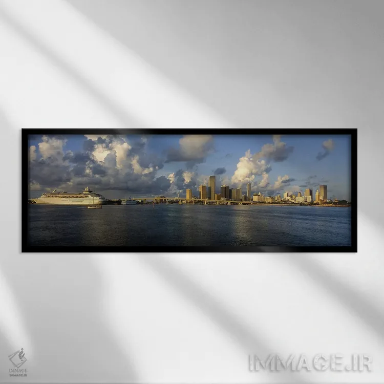 تابلو Miami, Florida, USA,کشتی کروز پهلو گرفته در بندر، میامی، فلوریدا، ایالات متحده اثر پانورامیک ایمجز (استودیو عکاسی عریض) - نمای قابدار مشکی