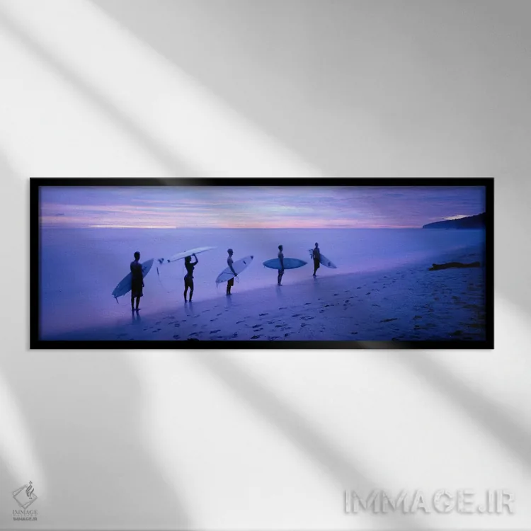 تابلو موجسواران در ساحل، کاستاریکا اثر پانورامیک ایمجز (استودیو عکاسی عریض) - نمای قابدار مشکی