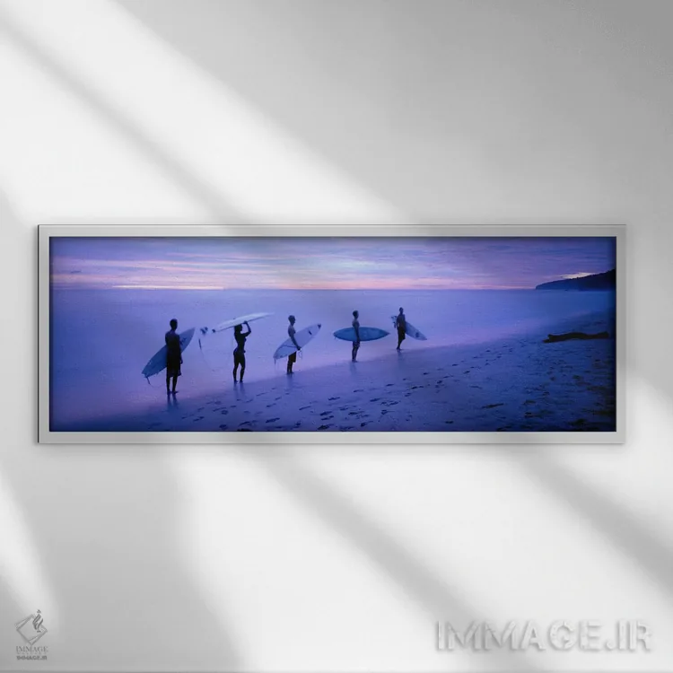تابلو موجسواران در ساحل، کاستاریکا اثر پانورامیک ایمجز (استودیو عکاسی عریض) - نمای قابدار سفید