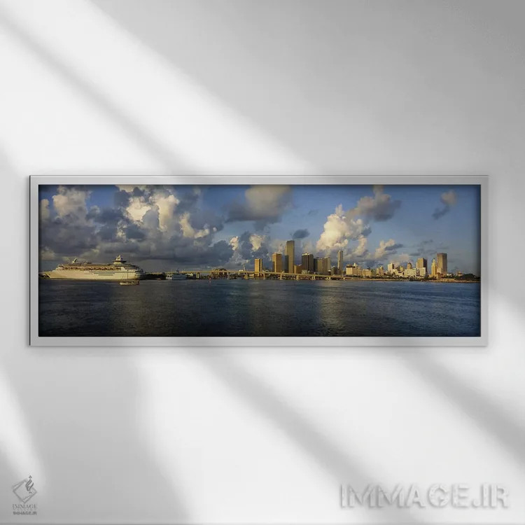 تابلو Miami, Florida, USA,کشتی کروز پهلو گرفته در بندر، میامی، فلوریدا، ایالات متحده اثر پانورامیک ایمجز (استودیو عکاسی عریض) - نمای قابدار سفید