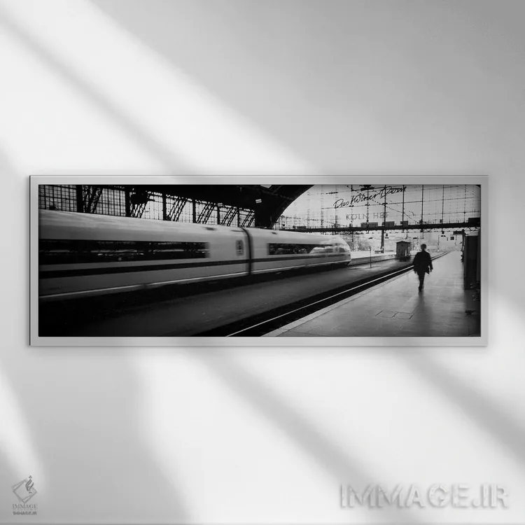 تابلو Koln Hauptbahnhof, Innenstadt, Cologne, North Rhine-Westphalia, Germany,نمای حرکت محو یک قطار departing، ایستگاه مرکزی کلن، شهر داخلی، نوردراین-وستفالن، آلمان اثر پانورامیک ایمجز (استودیو عکاسی عریض) - نمای قابدار سفید