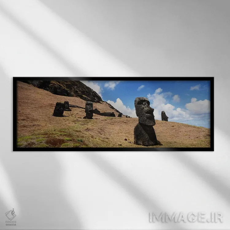 تابلو Tahai Archaeological Site, Rano Raraku, Easter Island, Chile,نمای پایین از مجسمههای موآی، محوطه باستانی تاحای، رانو رااراکو، جزیره ایستر، شیلی اثر پانورامیک ایمجز (استودیو عکاسی عریض) - نمای قابدار مشکی