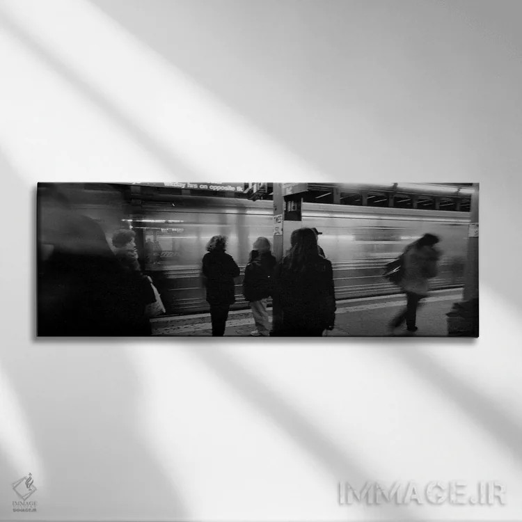 تابلو Times Square Subway Station, New York City, New York, USA,نمای تار از حرکت، ایستگاه متروی تایمز اسکوئر، نیویورک، آمریکا اثر پانورامیک ایمجز (استودیو عکاسی عریض) - نمای روبهرو روی دیوار
