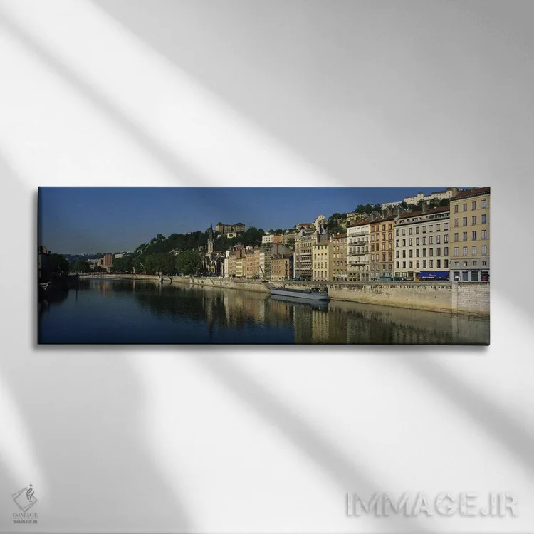 تابلو Lyon, Auvergne-Rhone-Alpes, France,معماری در امتداد رود سن، لیون، اوورنی-رون-آلپ، فرانسه اثر پانورامیک ایمجز (استودیو عکاسی عریض) - نمای روبهرو روی دیوار
