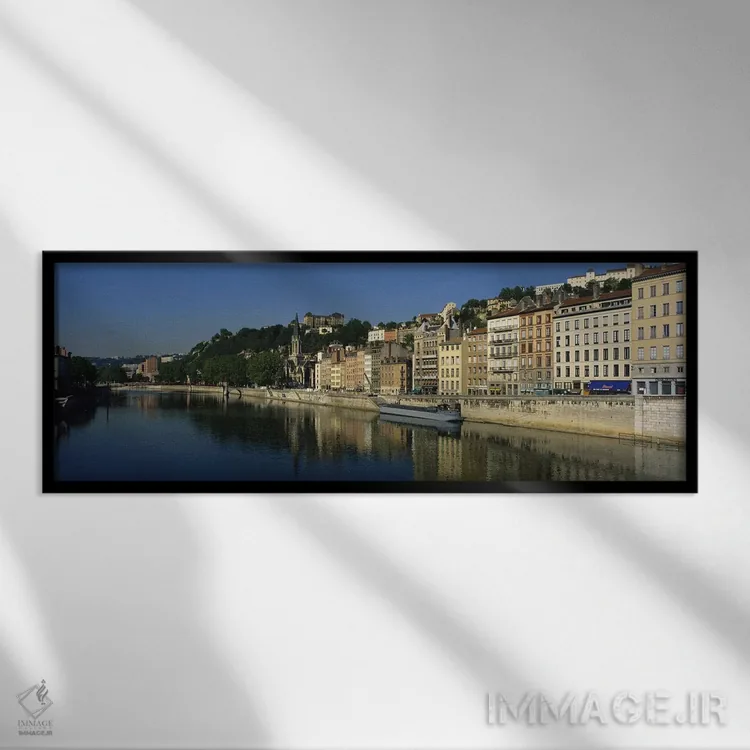 تابلو Lyon, Auvergne-Rhone-Alpes, France,معماری در امتداد رود سن، لیون، اوورنی-رون-آلپ، فرانسه اثر پانورامیک ایمجز (استودیو عکاسی عریض) - نمای قابدار مشکی