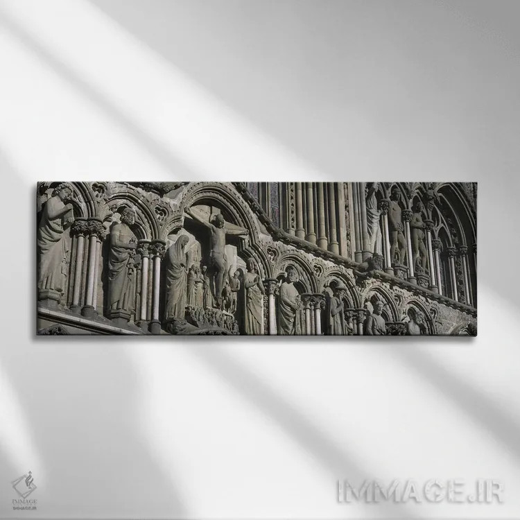 تابلو Norway,نمای زاویه پایین مجسمههای حجاری شده بر دیوار کلیسا، تروندهایم، نروژ اثر پانورامیک ایمجز (استودیو عکاسی عریض) - نمای روبهرو روی دیوار