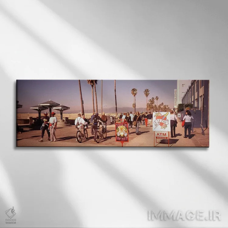 تابلو Venice, Los Angeles, California, USA,عابران پیاده در پیادهرو، ونیز، لسآنجلس، کالیفرنیا اثر پانورامیک ایمجز (استودیو عکاسی عریض) - نمای روبهرو روی دیوار