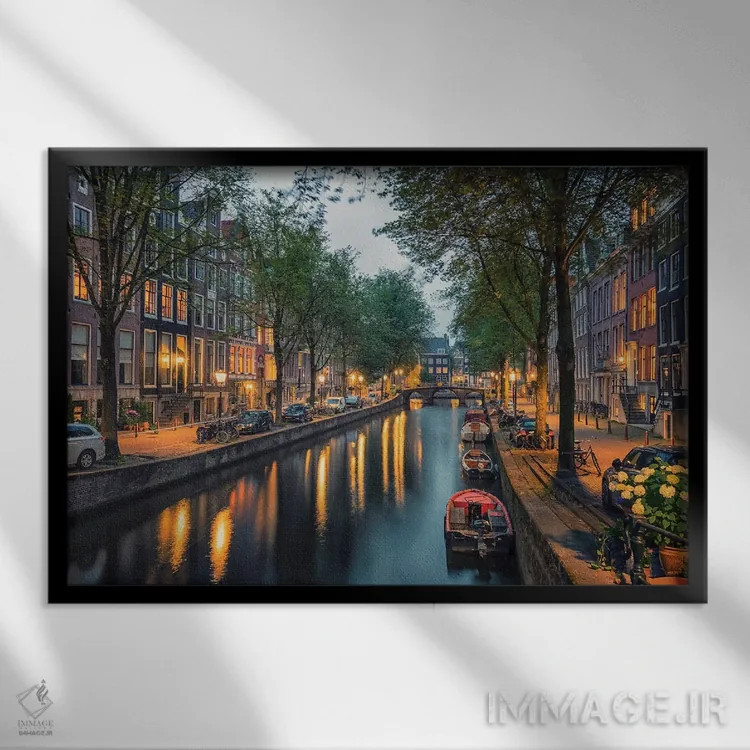 تابلو چراغهای شهر آمستردام اثر مانجیک پیکچرز (استودیو عکاسی یا فیلمسازی) - نمای قابدار مشکی