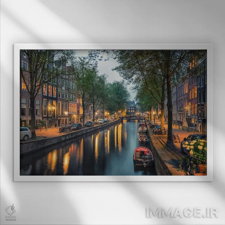 تابلو چراغهای شهر آمستردام اثر مانجیک پیکچرز (استودیو عکاسی یا فیلمسازی) - نمای قابدار سفید