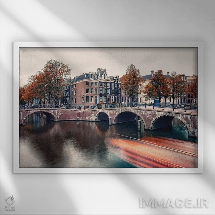 تابلو رد نور در آمستردام اثر مانجیک پیکچرز (استودیو عکاسی یا فیلمسازی) - نمای قابدار سفید