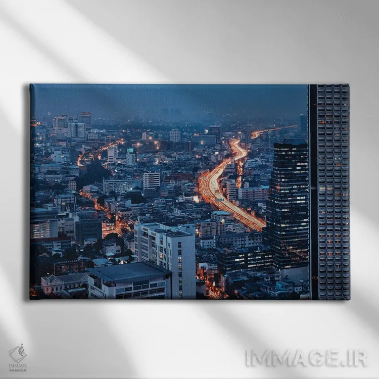 تابلو ترافیک در بانکوک اثر مانجیک پیکچرز (استودیو عکاسی یا فیلمسازی) - نمای روبهرو روی دیوار