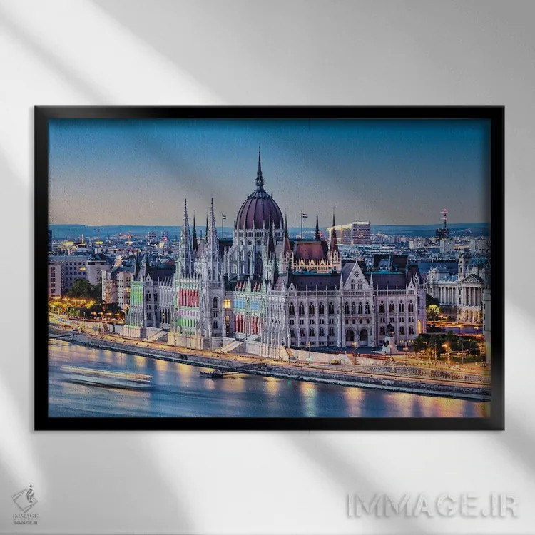 تابلو بوداپست هنگام غروب اثر مانجیک پیکچرز (استودیو عکاسی یا فیلمسازی) - نمای قابدار مشکی