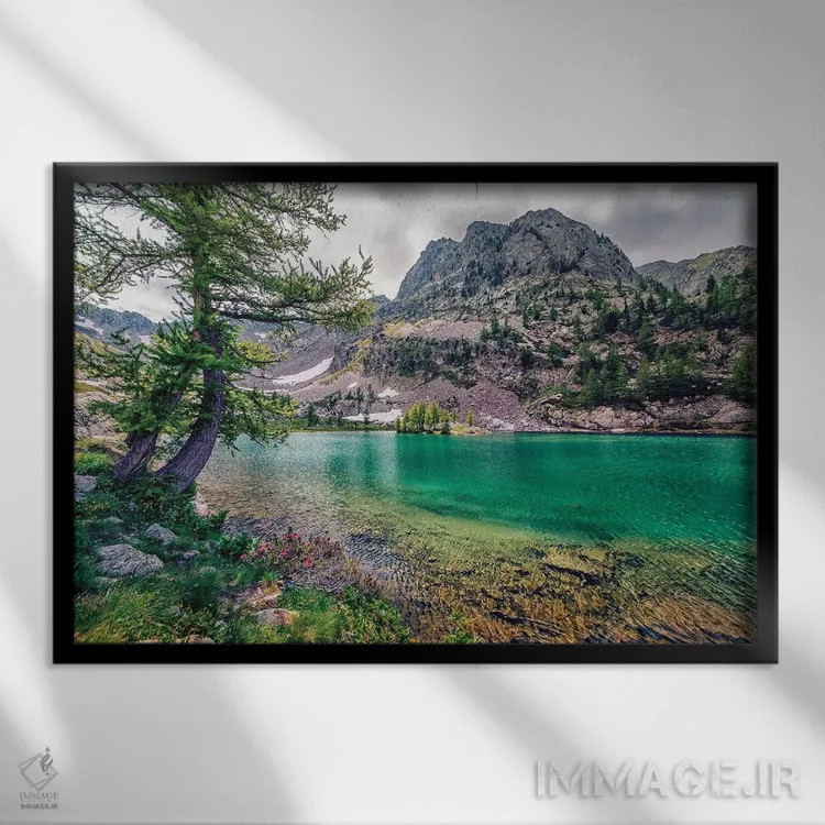 تابلو دریاچه کوهستانی اثر مانجیک پیکچرز (استودیو عکاسی یا فیلمسازی) - نمای قابدار مشکی