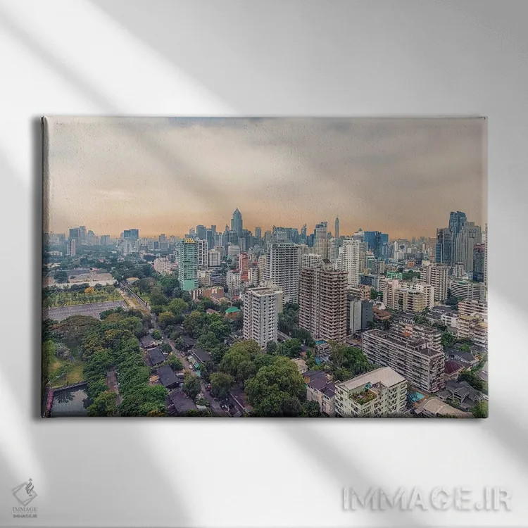 تابلو عصر در بانکوک اثر مانجیک پیکچرز (استودیو عکاسی یا فیلمسازی) - نمای روبهرو روی دیوار