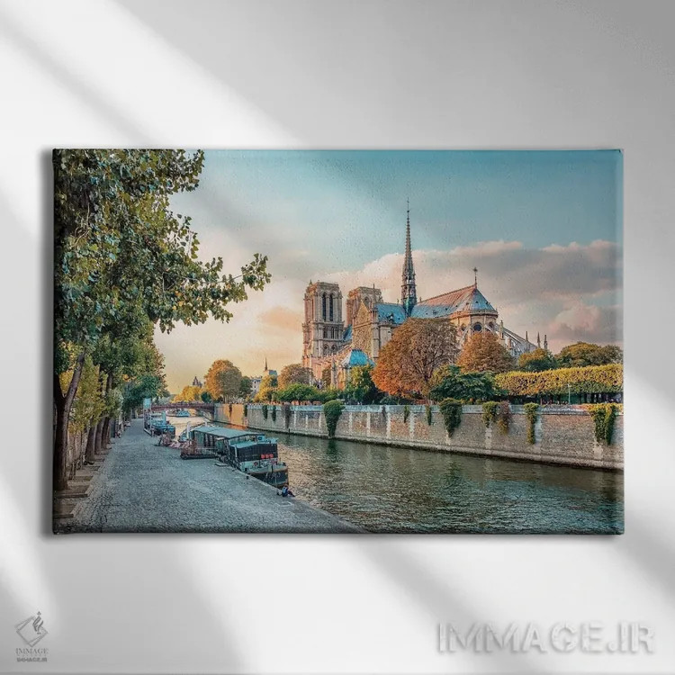 تابلو غروب نوتردام اثر مانجیک پیکچرز (استودیو عکاسی یا فیلمسازی) - نمای روبهرو روی دیوار