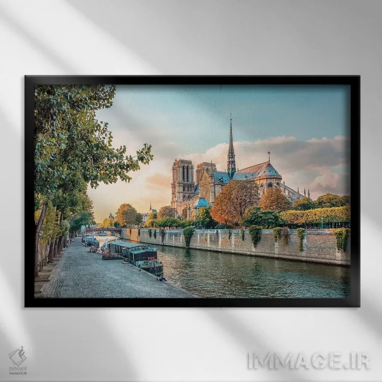 تابلو غروب نوتردام اثر مانجیک پیکچرز (استودیو عکاسی یا فیلمسازی) - نمای قابدار مشکی