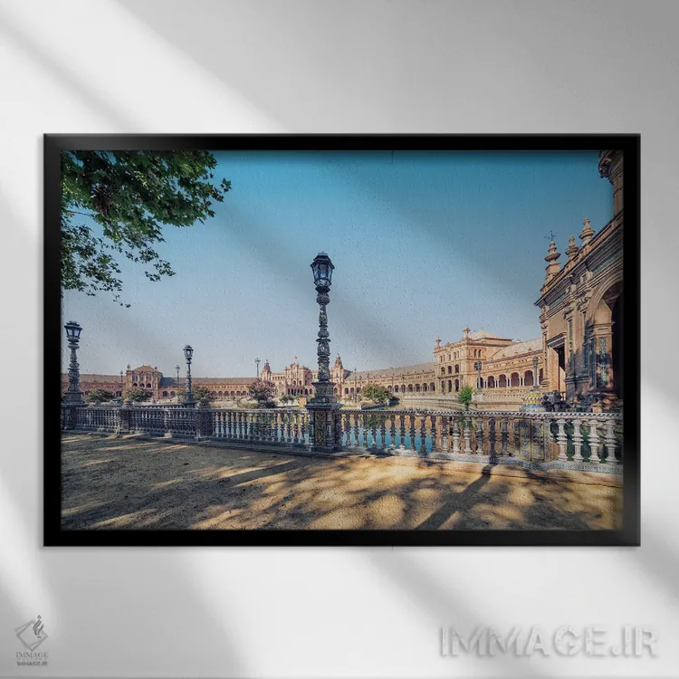 تابلو میدان سویا اثر مانجیک پیکچرز (استودیو عکاسی یا فیلمسازی) - نمای قابدار مشکی