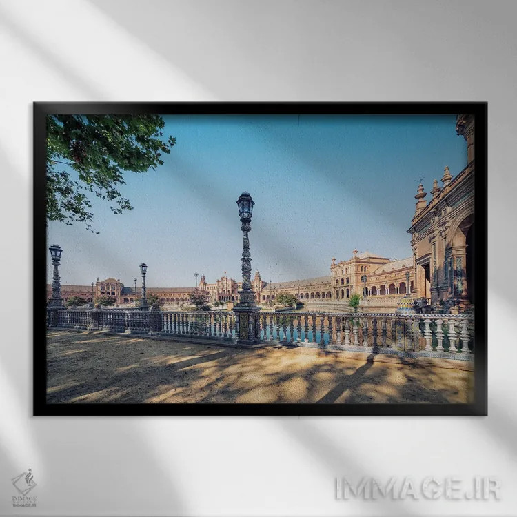 تابلو میدان سویا اثر مانجیک پیکچرز (استودیو عکاسی یا فیلمسازی) - نمای قابدار مشکی