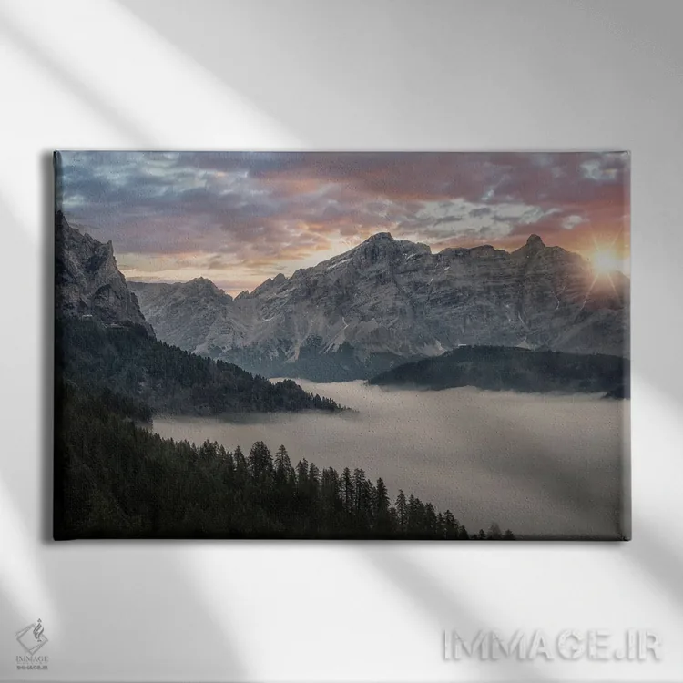 تابلو غروب در دولومیتها اثر مانجیک پیکچرز (استودیو عکاسی یا فیلمسازی) - نمای روبهرو روی دیوار