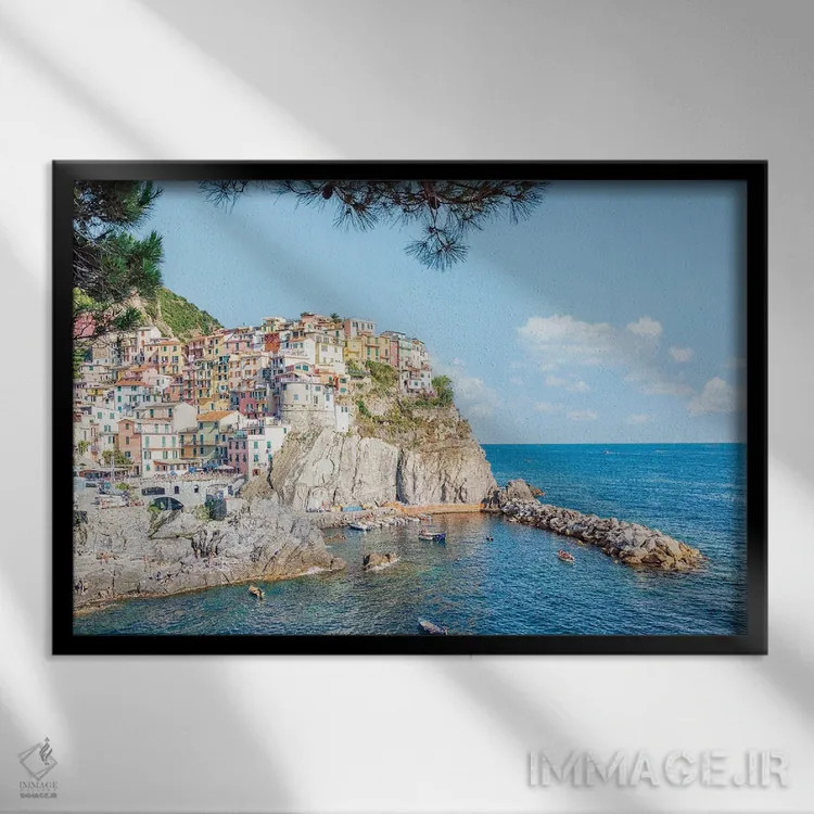 تابلو تابستان در مانارولا اثر مانجیک پیکچرز (استودیو عکاسی یا فیلمسازی) - نمای قابدار مشکی