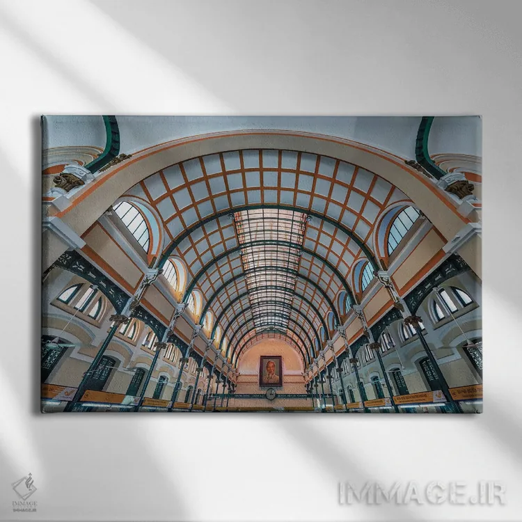 تابلو اداره پست مرکزی سایگون اثر مانجیک پیکچرز (استودیو عکاسی یا فیلمسازی) - نمای روبهرو روی دیوار