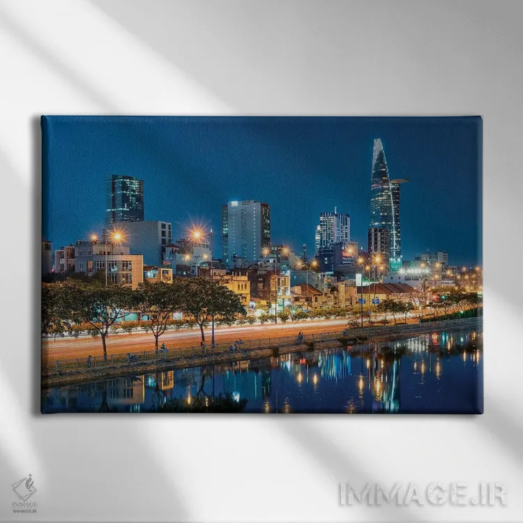 تابلو سایگون (هوشیمین فعلی) اثر مانجیک پیکچرز (استودیو عکاسی یا فیلمسازی) - نمای روبهرو روی دیوار