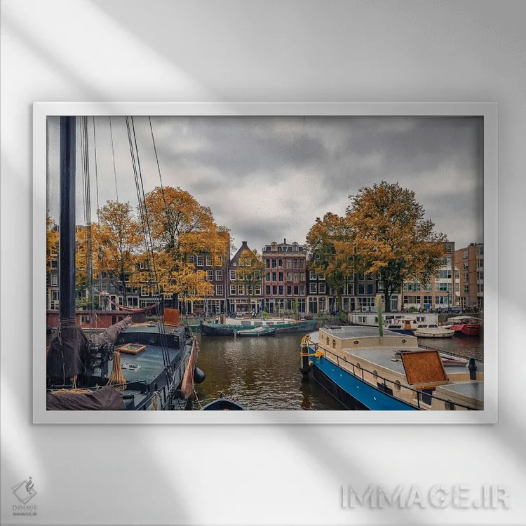 تابلو آمستردام در پاییز اثر مانجیک پیکچرز (استودیو عکاسی یا فیلمسازی) - نمای قابدار سفید