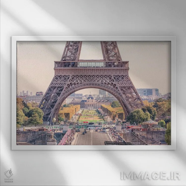 تابلو پایههای ایفل اثر مانجیک پیکچرز (استودیو عکاسی یا فیلمسازی) - نمای قابدار سفید