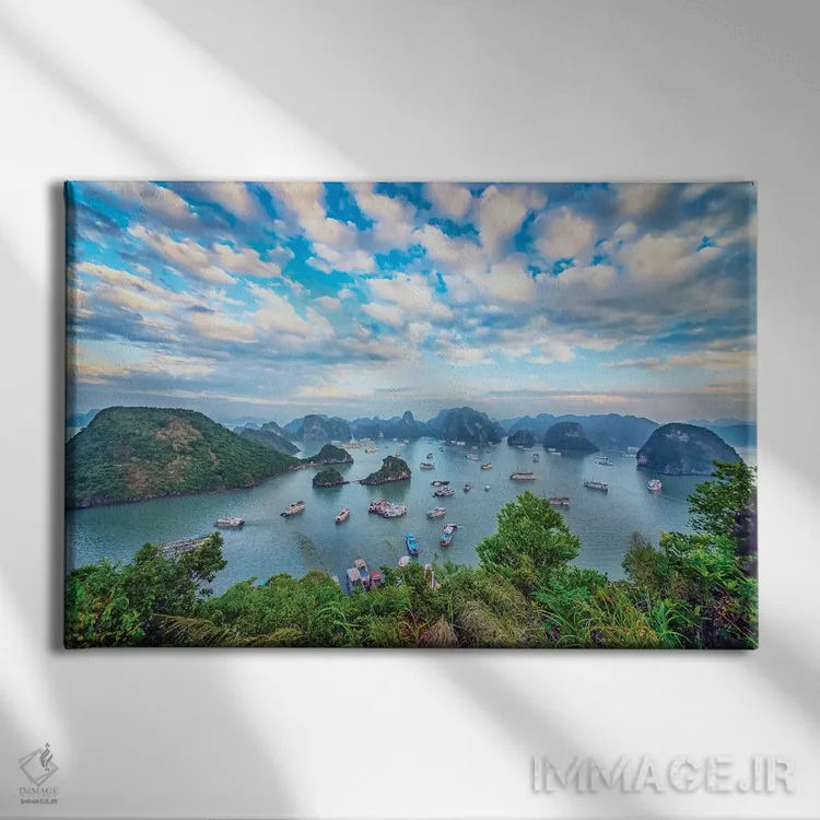 تابلو غروب در خلیج هالونگ (ویتنام) اثر مانجیک پیکچرز (استودیو عکاسی یا فیلمسازی) - نمای روبهرو روی دیوار