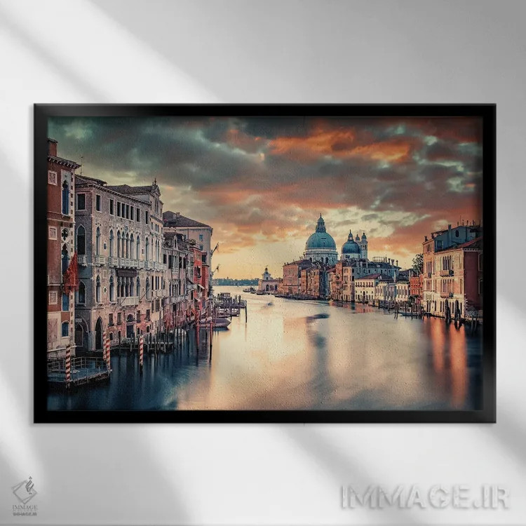 تابلو طلوع آفتاب بر فراز کانال بزرگ اثر مانجیک پیکچرز (استودیو عکاسی یا فیلمسازی) - نمای قابدار مشکی