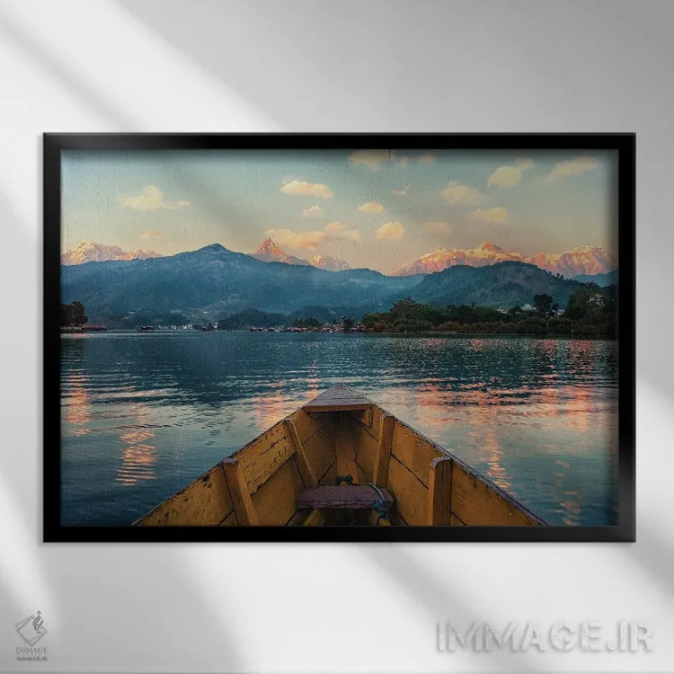 تابلو دریاچه فِوا در غروب اثر مانجیک پیکچرز (استودیو عکاسی یا فیلمسازی) - نمای قابدار مشکی