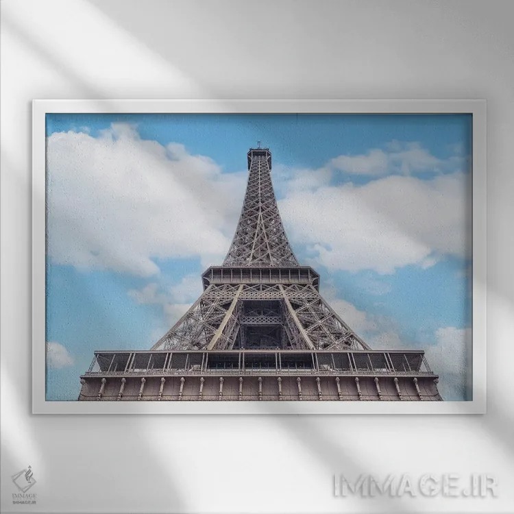 تابلو بانوی آهنین (برج ایفل) اثر مانجیک پیکچرز (استودیو عکاسی یا فیلمسازی) - نمای قابدار سفید