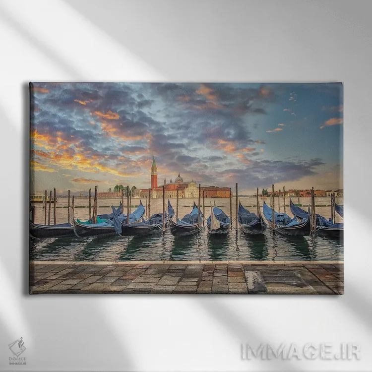 تابلو نور ملایم در ونیز اثر مانجیک پیکچرز (استودیو عکاسی یا فیلمسازی) - نمای روبهرو روی دیوار