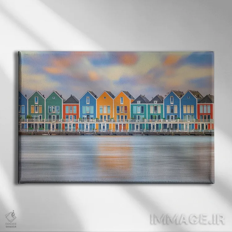 تابلو دهکدهٔ هوتن (هلند) اثر مانجیک پیکچرز (استودیو عکاسی یا فیلمسازی) - نمای روبهرو روی دیوار